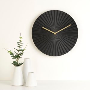 שעון קיר מעוצב דגם גיאני שחור