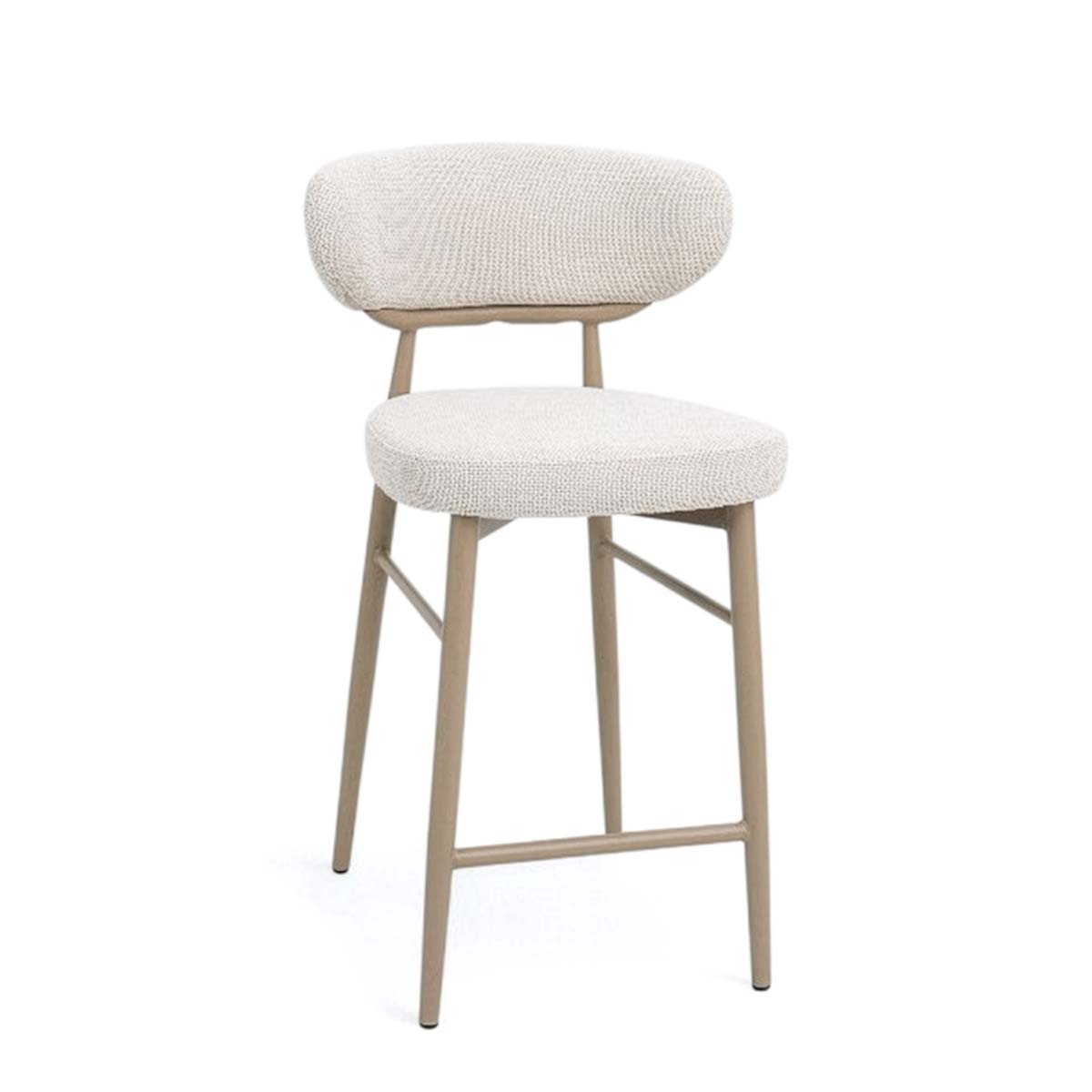 כיסא בר דגם מלרוז מרופד בד ארוג בגוון אופוויט עם מסגרת מתכת בגוון מוקה, מבט קדמי־צדדי